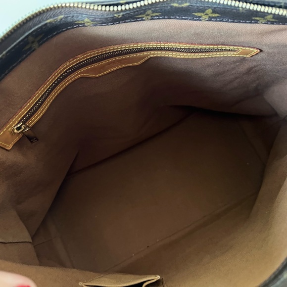 Authentic Louis Vuitton Monogram Cabas Mezzo - Picture 6 of 11